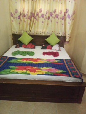 Private Double room and bath in furnished house
